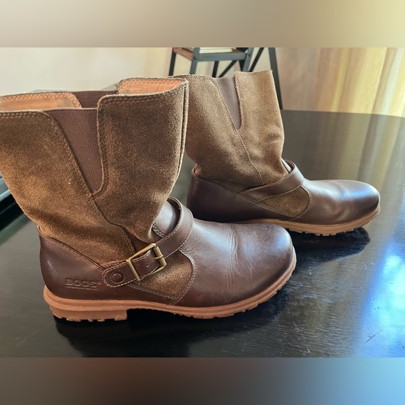 Bogs Shoes - Bogs Bobby Mid Leather Pull On Boots -Size 8.5